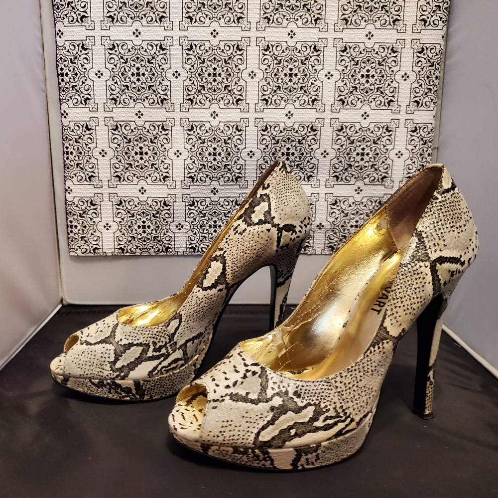 Colin Stuart~Peep Toe Leather Snake Skin Heels - 7